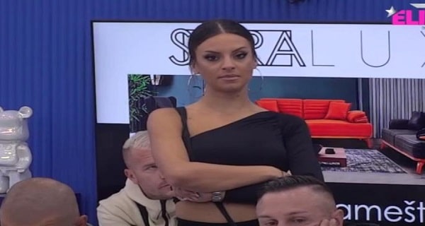 NOVA ROMANSA U “ELITI”? Miona izbegla odgovor za Lakića, reakcija ukućana rekla sve!