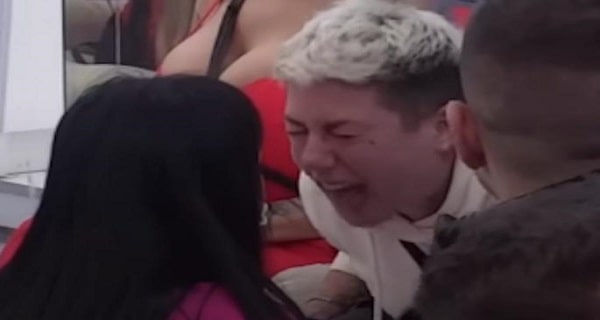 Matora saznala za još jedan UŽAS Anite – vrišti joj u lice od bola, obezbeđenje doletelo, pa nastao haos