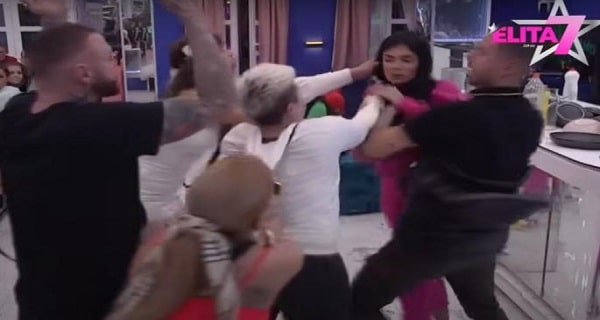 ZATRESLA SE “Elita” – Anita krenula na Matoru i Ša, došlo do brutalnog okršaja (VIDEO)