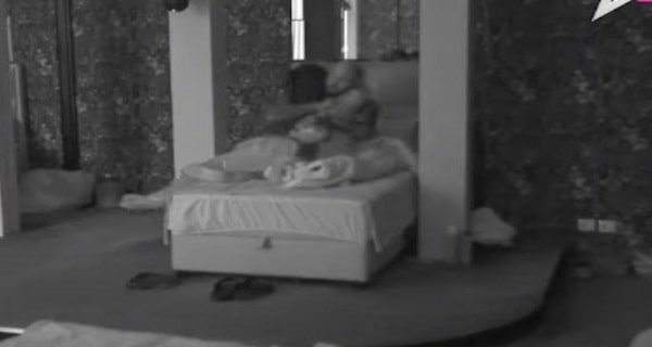 “MI SMO SAMO DRUGARI” Miona se uvukla kod Ša u krevet, dobila ODGOVOR koji nimalo nije očekivala
