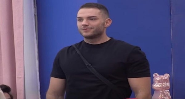 “Anita mi je SAVRŠENA od glave do pete” Anđelo dolio ulje na vatru, Anita sa osmehom PRIHVATILA udvarača