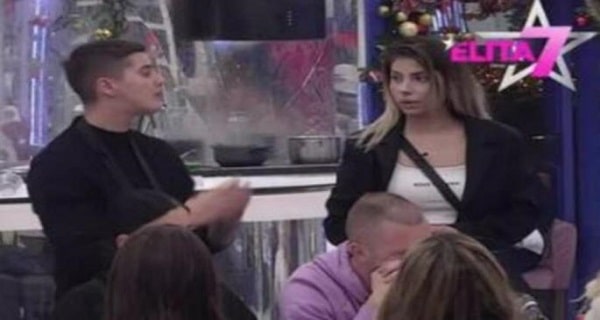 Anđela OBAVILA TAJNI RAZGOVOR, Bojana POVILENELA – “Nemoj više da mi se obraćaš, budalo!”