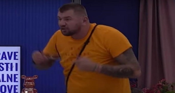 “Zbog toga MU JE ODUZET HONORAR” Teške optužbe kruže Elitom, otkriven razlog Janjuševog REVOLTA?