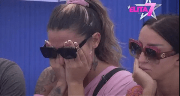 “Ti si osramotio svoju ćerku! Kako će ti dete sutra u školu?” Neviđena drama između Aneli i Janjuša dan nakon kiretaže, ona ne može da se smiri od plača