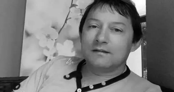 Pretužne scene na sahrani Zokija Šumadinca – uplakana majka grli odar, a njegov maloletni sin se ne odvaja od kovčega
