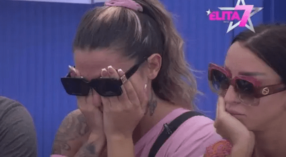 “Ti si abortus manijak” Užasne reči upućene Aneli, Ahmićeva zanemela na zlobu, skamenila se (VIDEO)
