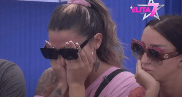 “Ti si abortus manijak” Užasne reči upućene Aneli, Ahmićeva zanemela na zlobu, skamenila se (VIDEO)