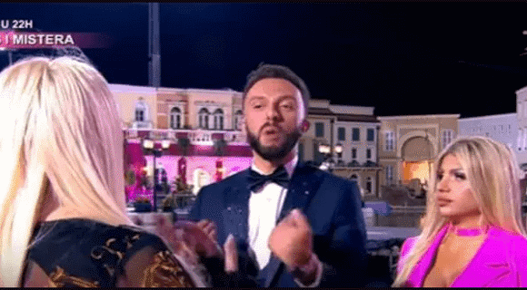 “Napala me s leđa, gurnula” Nova učesnica “Elite 8” se potukla s cimerkom – ovo su detalji skandala, NAJAVILA JOJ PAKAO