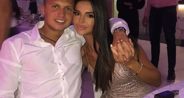 Jovana se juče udala za Bogdana, a ovako je sa mamom i tatom uživala u porodičnoj vili Stefana Karića