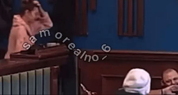 Prekid programa – takmičarka Elite se zaletela glavom u kameru