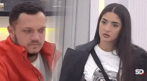 Prvo oglašavanje Anđeline strane nakon što je legla sa Gasttozzom – besno poručeno sledeće…