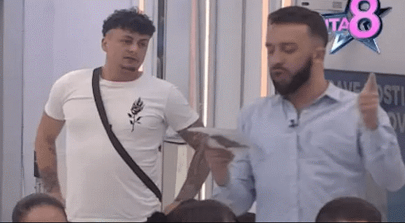 Darko razotkrio Sofiju – doneo podatke na papiru ko je ona, Terza u neverici dok sluša