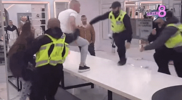 Nikad gore nije bilo – obezbeđenje HITNO reagovalo, rat se ne smiruje