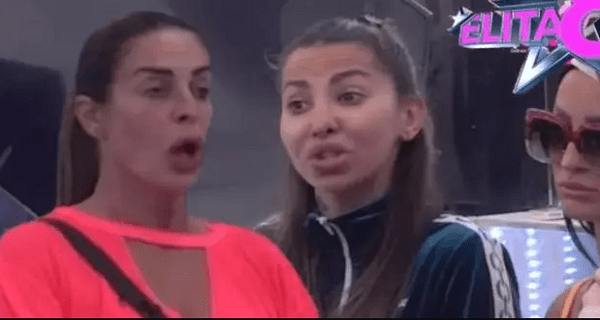 “Utorkom pije, sredom se trezni, a između plače” Kačavenda oplela po Aneli kao nikad do sad – od ovih reči Ahmićevoj neće biti dobro