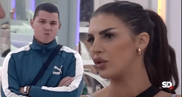 Ena šišti od ljubomore: Ova zadrugarka joj je trn u oku – sigurna da se Peja totalno ohladio od nje