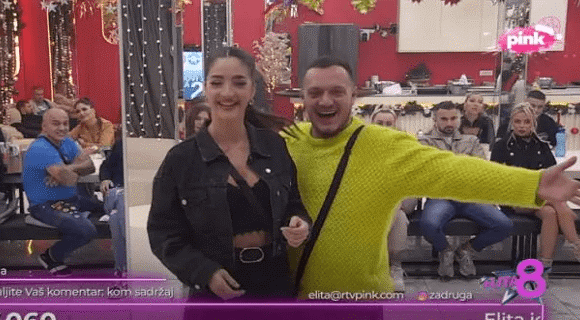 Anđela i Gasttozz saopštili srećne vesti uživo u programu, voditelj im odmah čestitao: Ne skidaju osmeh s lica – veselje u Beloj kući