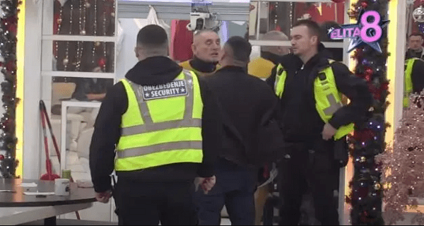 Čašćavali jedan drugog pljuvačkom: Izlučevine mu završile na licu – obezbeđenje opkolilo Lepog Miću, haos u Beloj kući (VIDEO)