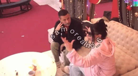 Otkrila Đedoviću kakav dogovor ima sa produkcijom, moli ga da joj pomogne: Aleksandra u strahu da će joj oduzeti dete – snimcima je drži u šaci i ucenjuje je