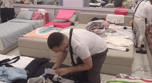 Gasttozz pronašao tajnu poruku Anđele Đuričić: Otvorio kutiju koju mu je poslala nakon raskida, pa se šokirao kada je ugledao ovo