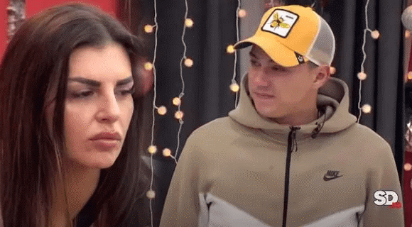 Shvatio šta mu je majka u šiframa napisala u čestitki: Peja složio kockice o odnosu sa Enom, pa zauvek stavio tačku – Čolićeva iznenadila reakcijom