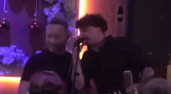 Terza zapevao samo za Milicu: Naručio joj pesmu, a onda su navrle uspomene i počeo je da plače (VIDEO)
