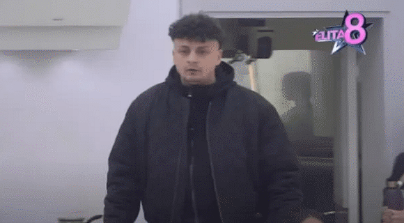 Svi zadrugari bruje o Terzinom poljupcu: Saznalo se šta je radio noćas sa njom u garderoberu – on pokušao da se opere od cele priče