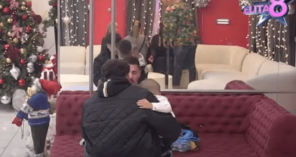 Mesecima je čekao ovaj trenutak: Terza poleteo bratu u zagrljaj, a njegov odgovor ga zatekao! (VIDEO)