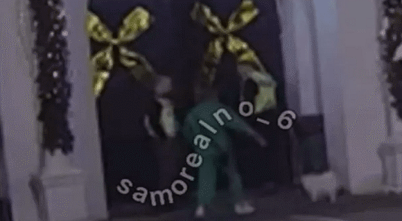 Preti da će nauditi sebi: Zadrugar se bori sa obezbeđenjem na kapiji, ne mogu da ga obuzdaju – otvorila se vrata, pa nastao još veći haos (VIDEO)