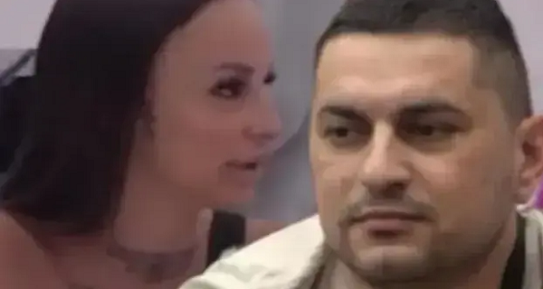 “Ovo je katastrofa, maltretira je i uhodi…” Majka Teodore Delić van sebe od besa – brutalno urnisala Bebicu “Napravio je karambol”