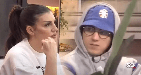 Ena Čolić uzdrmana zbog Pejinog detinjastog ponašanja: “Zabranio mi je da komuniciram sa njim” – sukobi koji su poremetili sve (VIDEO)