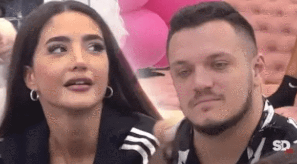 (FOTO) Procurila privatna prepiska, fanovi Anđele i Gasttozza u šoku: Sada demantovana izjava koja je napravila opštu pometnju