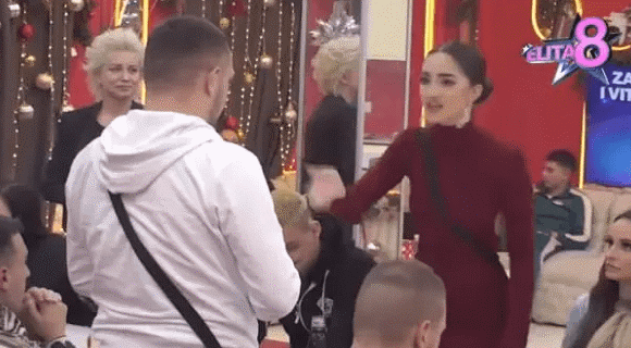 Gasttozz isponižavao Anđelu pred svima, Đuričićeva urla iz petnih žila: “Ovo je tvoja sramota, ponovo si pokazao da sam krpa” Ništa od pomirenja