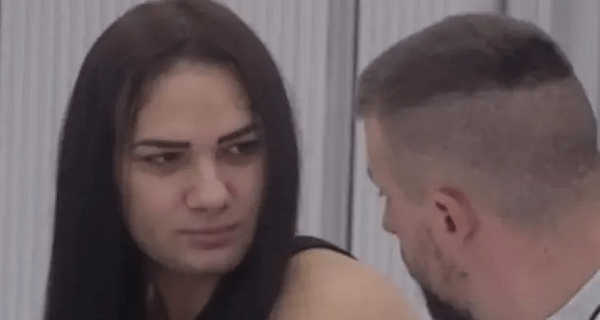 “Strašno je šta je uradio ološ” Ana Nikolić shvatila da joj je Korda zabio nož u leđa – izdao je dok je sahranjivala oca, zadrugari pokušavaju da joj otvore oči