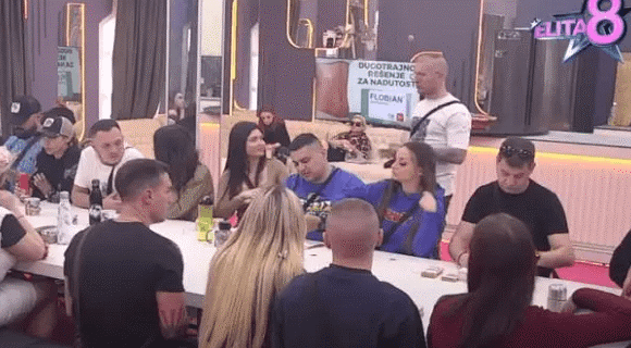 Najstrašnije uvrede iznete za crnim stolom – Belom kućom se prolamaju sramotne reči (VIDEO)