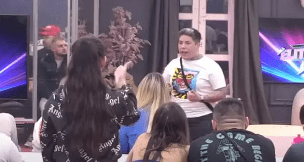 “Moja mama nam je slala supicu u kesi jer nismo imale šta da jedemo” Stefani i Matora danima nisu imale dinar u džepu – iznele sav prljav veš iz veze