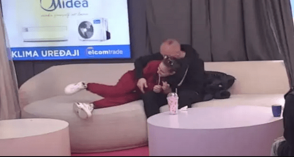 Na korak od pomirenja?! Munjez i Stefani imaju tajne signale – rukom prekrila usta da kamera ne može da snimi šta mu je šapnula