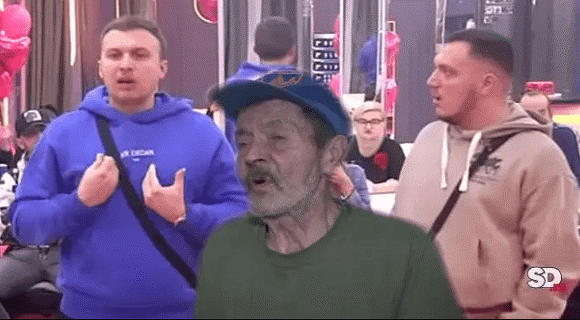 “Ima uličarsko ponašanje” Gasttozzov otac urnisao Karića, pa progovorio o njegovoj aferi sa Anđelom: “Mutio je nešto napolju s njom”