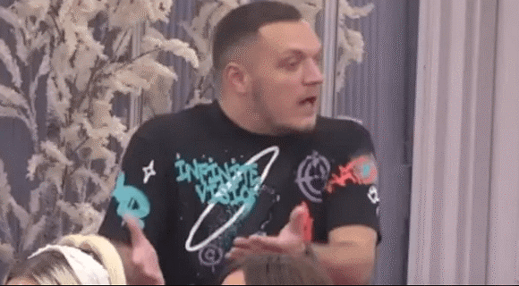 Gasttozz smatra da je ispao ovca, ušao u žestok sukob zbog Keti, Karić ga optužio da je igrao duplu igru : “Zar nisi rekao da se zaljubila u tebe?” (VIDEO)