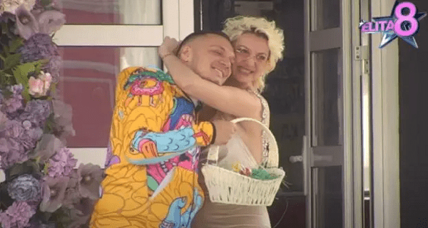 Dočekala svojih pet minuta: Gasttozz završio u Ketinom zagrljaju – Anđelu će ovo izbaciti iz takta (FOTO)