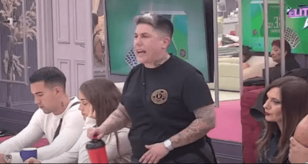 Matora urla iz petnih žila, optužena da je TUKLA STEFANI U TRUDNOĆI – Munjez izneo zaprepašćujuće tvrdnje (VIDEO)