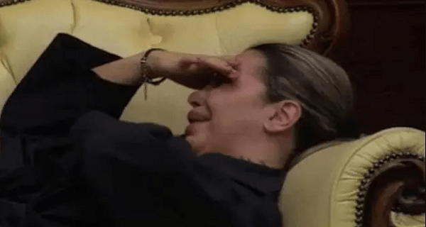 Duboko dno – obrisao pod sa dostojanstvom Aneli Ahmić, pa ga bacio u kantu za đubre: Teško poniženje