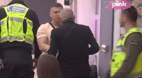 “Izvadiću ti zube” Lepi Mića napadnut, obezbeđenje jedva savladalo krivca: Pržulj unezveren od straha