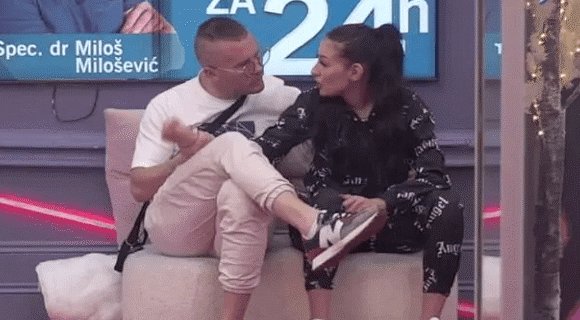 “DNK ćeš da radiš, ništa ti ne verujem” Munjez i Stefani žestoko zaratili – preti joj da će joj oduzeti dete, ona van sebe