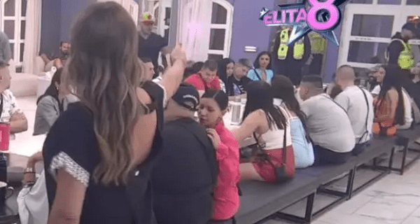 Obezbeđenje na vratima Bele kuće: Momci uleteli među takmičare kako bi sprečili katastrofu (VIDEO)