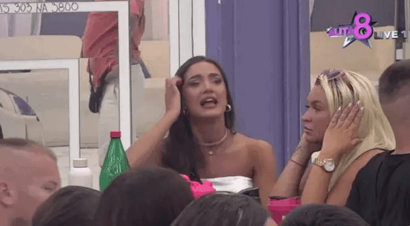 Nakon snimka koji je izašao, Anđela ruinirana – Njeno uništenje praćeno vrištanjem glavna tema Bele kuće (VIDEO)