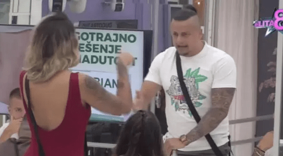 “Pljunuo me je facu i ponizio kao ženu” Aneli i Terza žestoko zaratili, udarila najniže: “Milica ne treba da mu da da vidi dete”