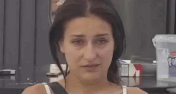 Trese se, guši u suzama – Stefani Grujić uništile reči majke, rešila da ide protiv nje (VIDEO)