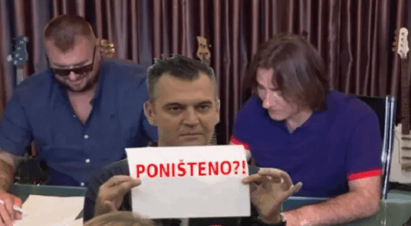 “NIŠTA OD POTPISANOG UGOVORA SA MITROVIĆEM” Janjuš napušta Srbiju, fanovi šokirani: Neće ući u Elitu 9?