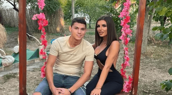 Crveni baloni i slatkiši u obliku srca:Peja priredio romantično iznenađenje Eni – pohvalila se šta je dočekalo u spavaćoj sobi (FOTO)