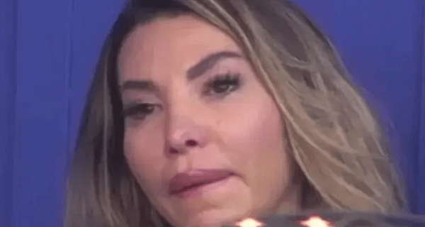 Afera sa oženjenim skupo košta: Ovo je tajanstveni partner Aneli Ahmić, starleta raskrinkana